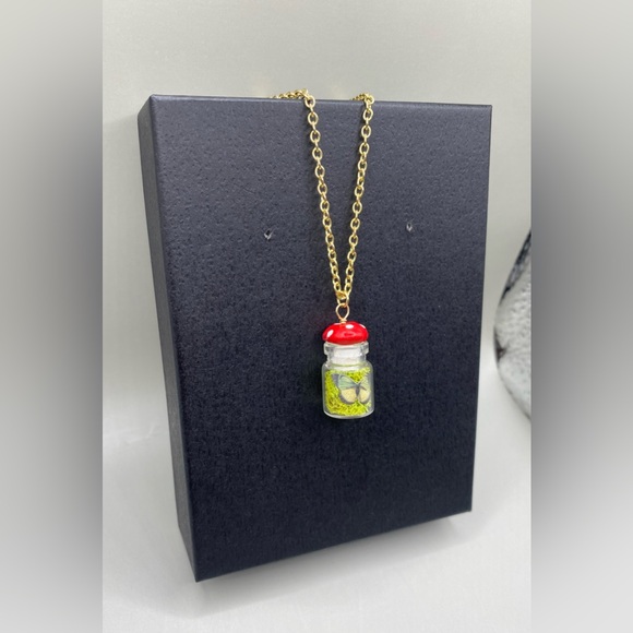 🍄🍃🦋Cottagecore Amanita Mushroom Butterfly Glass Vial Necklace - Picture 2 of 4